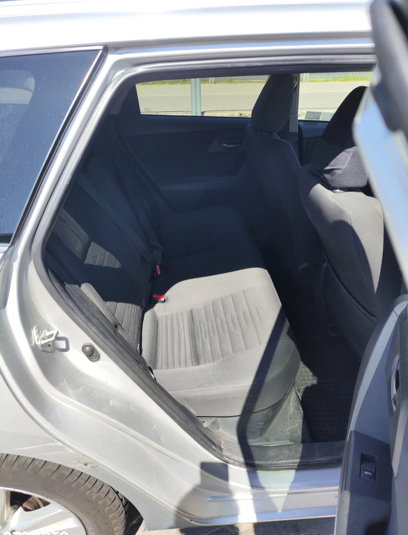 Toyota Prius cena 34990 przebieg: 434000, rok produkcji 2014 z Warszawa małe 137